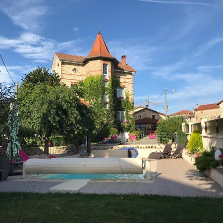 Вилла Belle Maison De Famille Usson-en-Forez Экстерьер фото